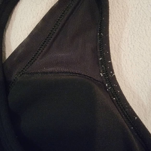 Lululemon V-Neck Sports Bra - Picture 4 of 4